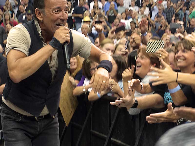 Bruce Springsteen - Pittsburgh - 9/11 photo by Jenny MacBeth